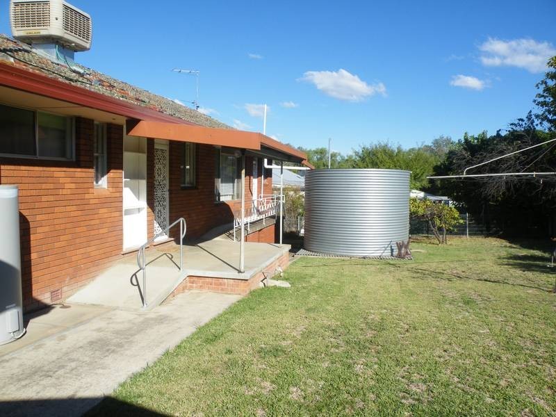 184 Hawker Street, Quirindi NSW 2343