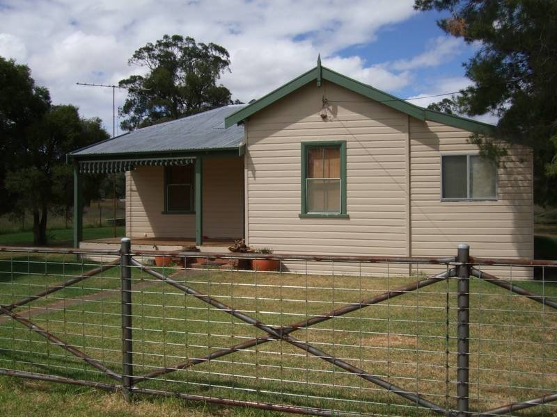 1 Cnr Darby & Lawrence Street, Spring Ridge NSW 2343