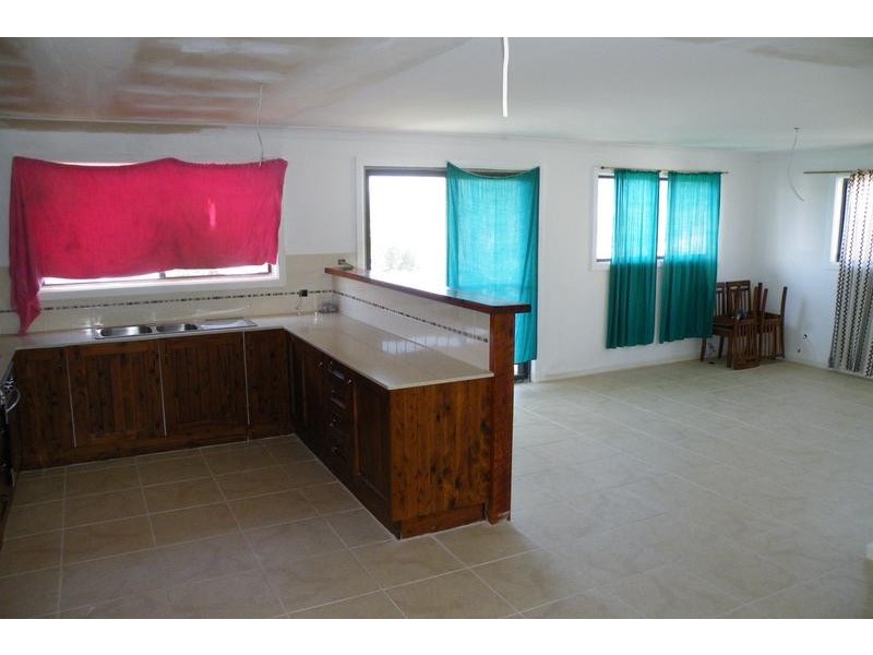 11 North Ave, Quirindi NSW 2343