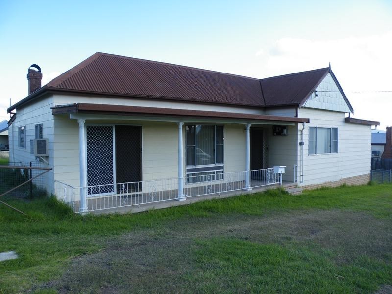 15 Coronation Avenue, Werris Creek NSW 2341