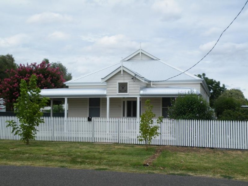 42 Pryor Street, Quirindi NSW 2343