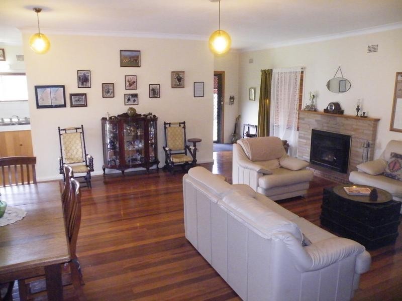 1 Hogarth Lane, Quirindi NSW 2343