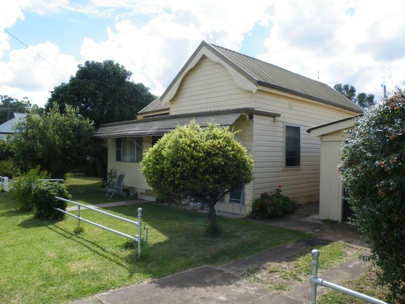 2 Russell Street, Werris Creek NSW 2341