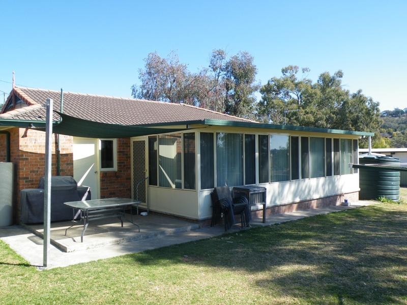 10 Simpson Street, Quirindi NSW 2343