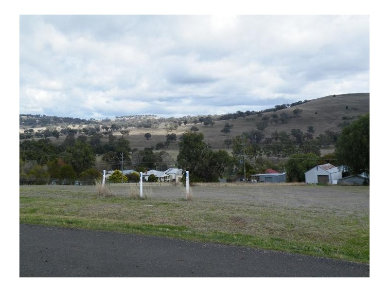 27 Hall Street, Willow Tree NSW 2339