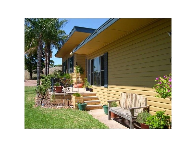 2 Coronation Ave, Werris Creek NSW 2341
