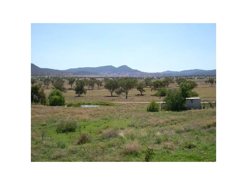 2 Coronation Ave, Werris Creek NSW 2341