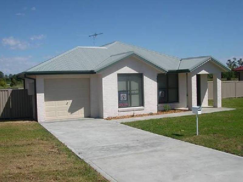 10 Green Crescent, Quirindi NSW 2343