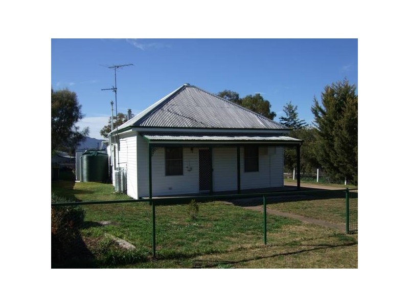 15 Centre Street, Quirindi NSW 2343