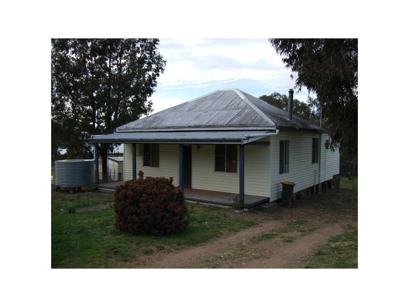 6 Breeza Street, Quirindi NSW 2343