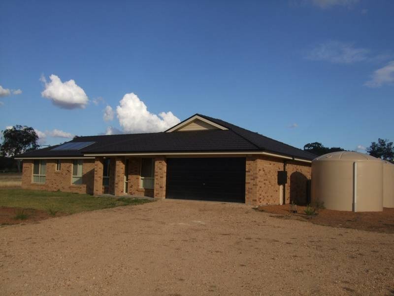 4 Barnes Drive, Quirindi NSW 2343