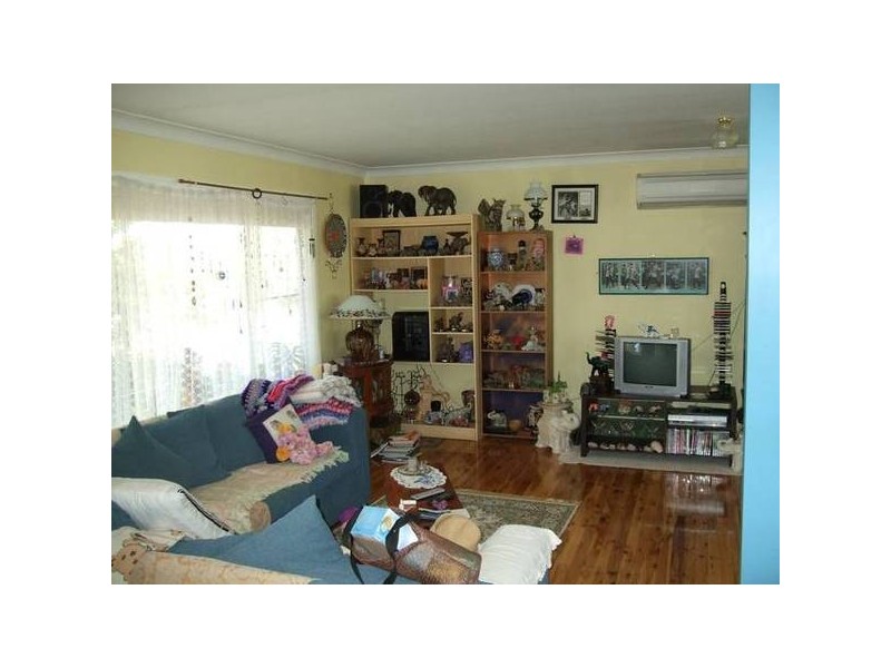 8 Centre Street, Quirindi NSW 2343