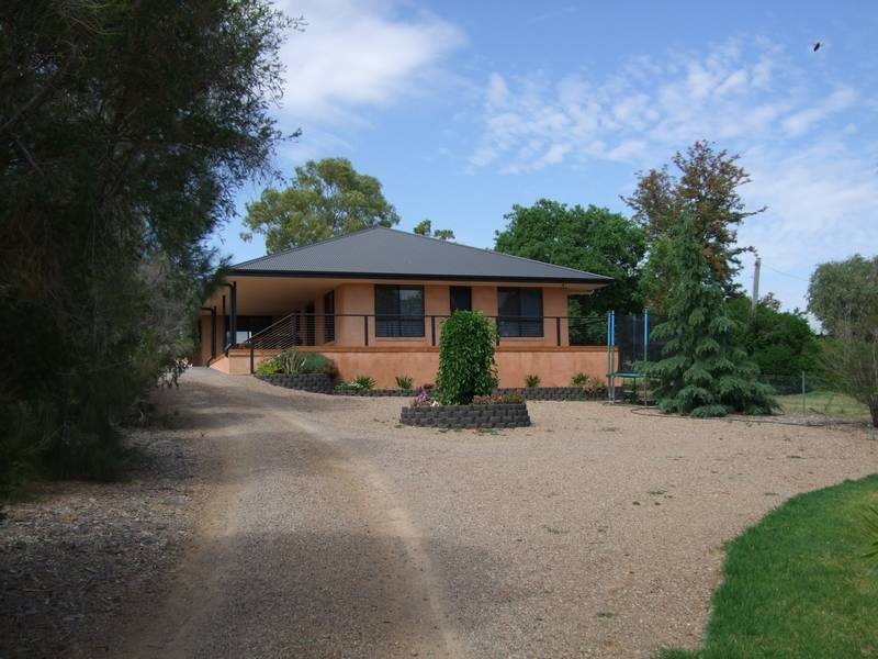 22 South Street, Quirindi NSW 2343