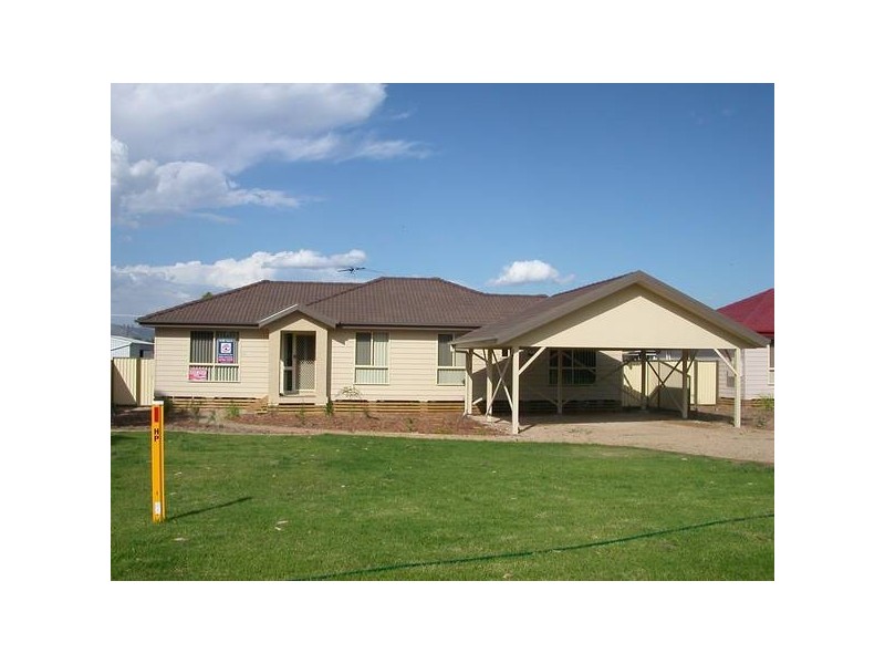 11 Robey Avenue, Quirindi NSW 2343