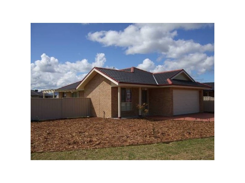 11 Green Crescent, Quirindi NSW 2343