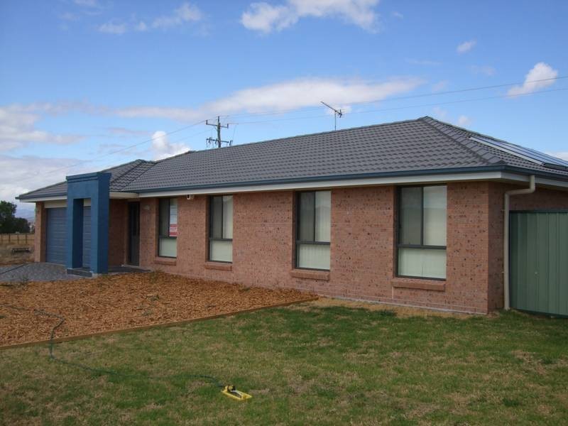 8 Peter Coote Street, Quirindi NSW 2343