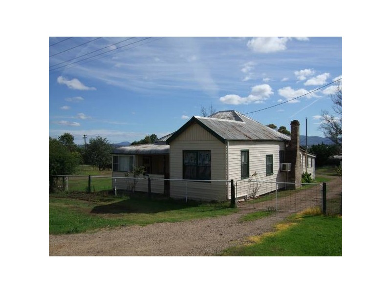 140 Loder Street, Quirindi NSW 2343