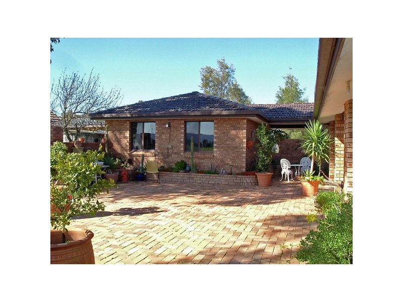 11 Stanley Crescent, Quirindi NSW 2343