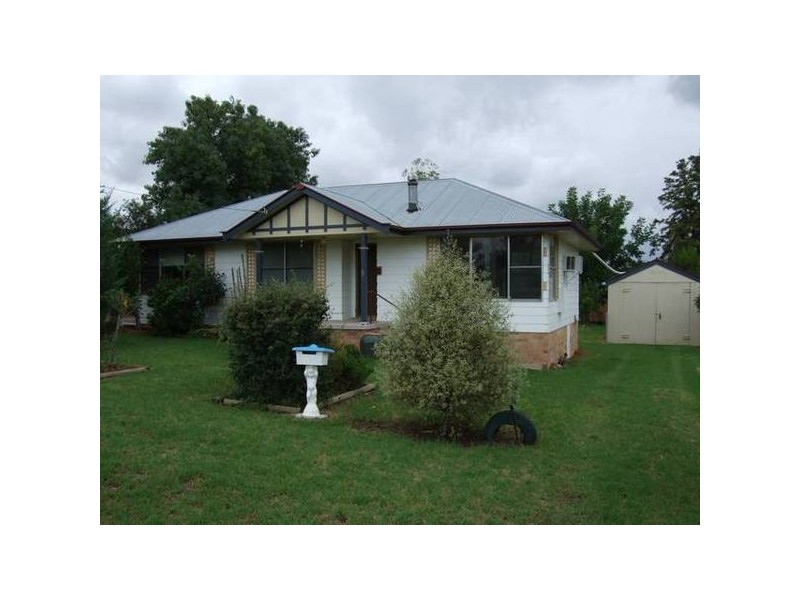 32 South Street, Quirindi NSW 2343