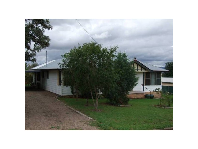 32 South Street, Quirindi NSW 2343
