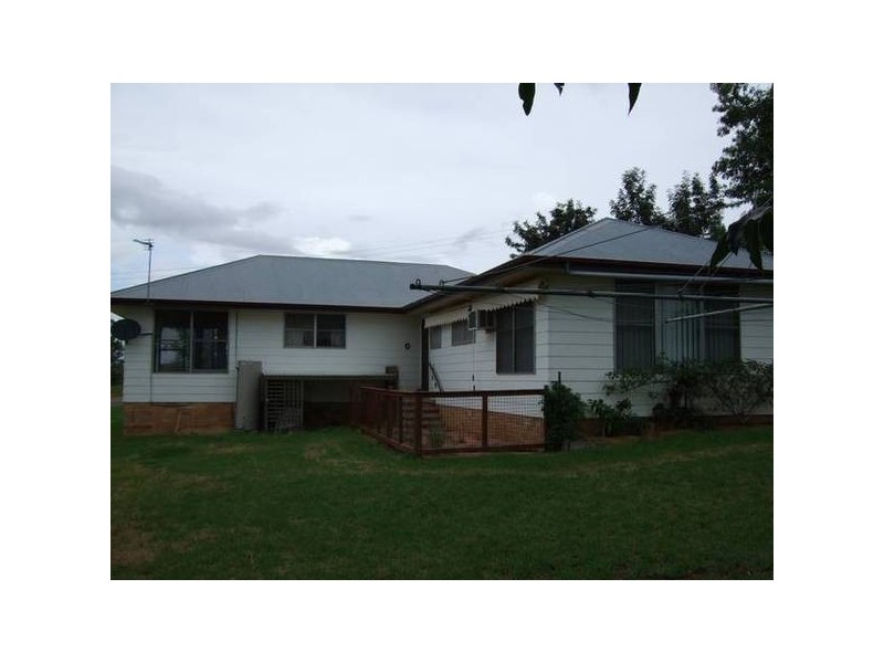 32 South Street, Quirindi NSW 2343