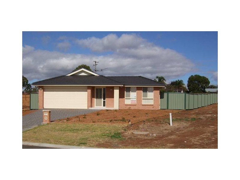 12 Peter Coote Street, Quirindi NSW 2343