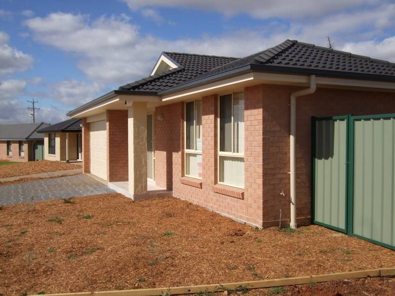 12 Peter Coote Street, Quirindi NSW 2343