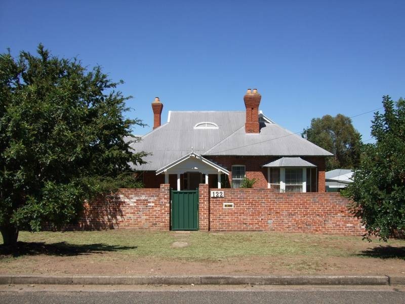 122 Henry Street, Quirindi NSW 2343