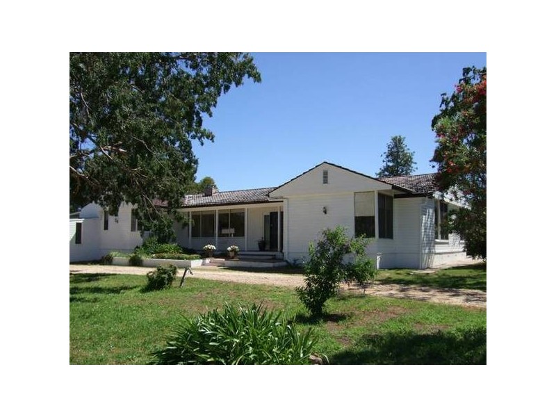 12 Snape Street, Quirindi NSW 2343