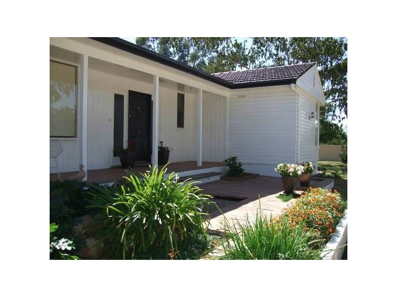12 Snape Street, Quirindi NSW 2343