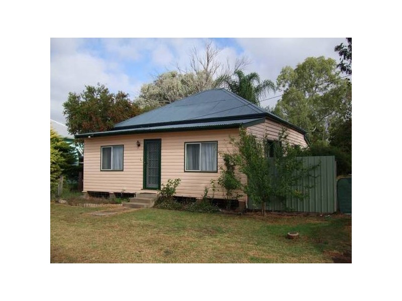 18 Allnutt Street, Quirindi NSW 2343