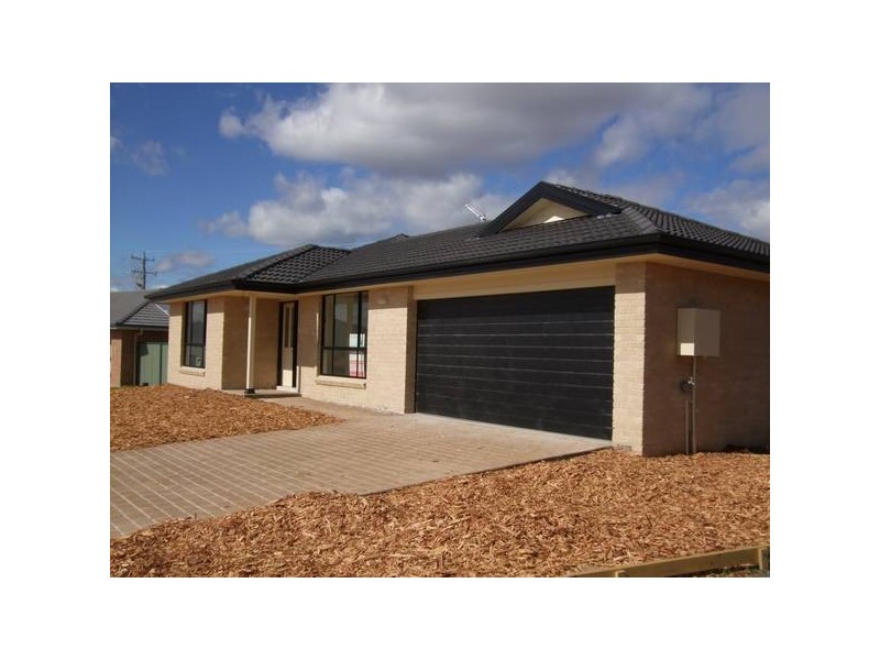 10 Peter Coote Street, Quirindi NSW 2343