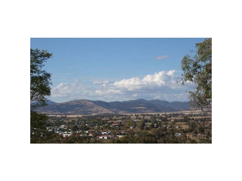 16 Uren Street, Quirindi NSW 2343