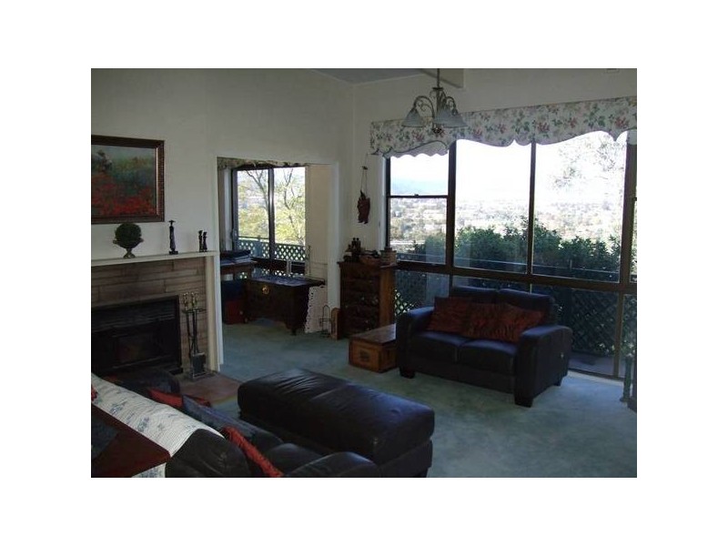 16 Uren Street, Quirindi NSW 2343