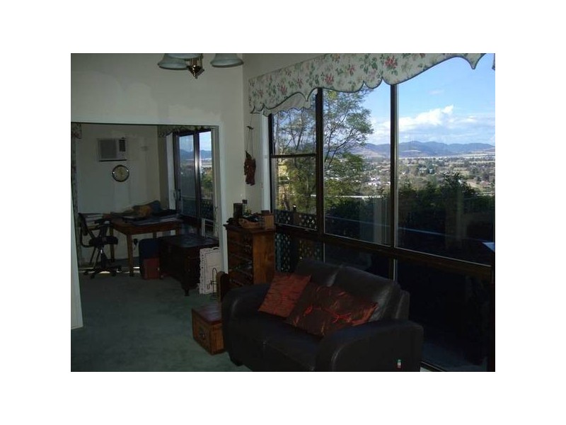 16 Uren Street, Quirindi NSW 2343