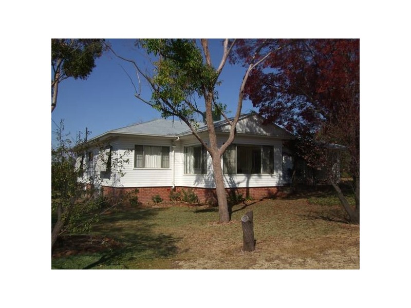 44 Russell Street, Quirindi NSW 2343