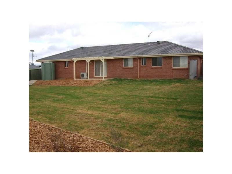 9 Peter Coote Street, Quirindi NSW 2343
