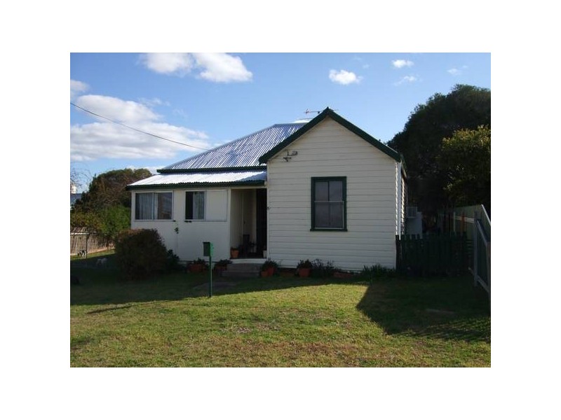 8 Fern Street, Quirindi NSW 2343