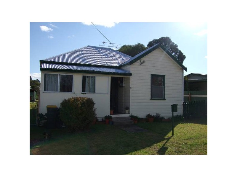 8 Fern Street, Quirindi NSW 2343
