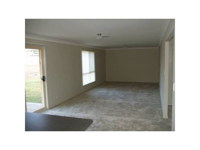 4 Barnes Drive, Quirindi NSW 2343
