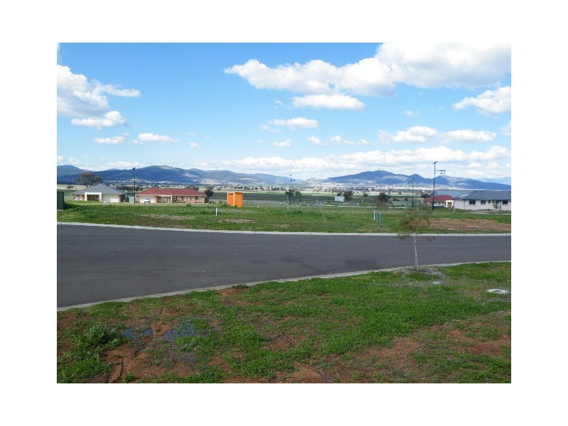 14 Peter Coote Street, Quirindi NSW 2343