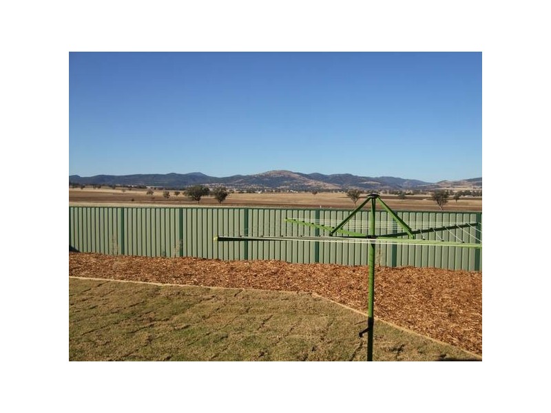 8 Morning View Close, Quirindi NSW 2343