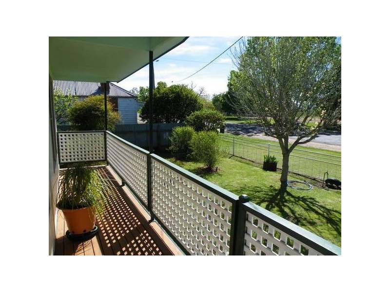 6 Milner Parade, Quirindi NSW 2343