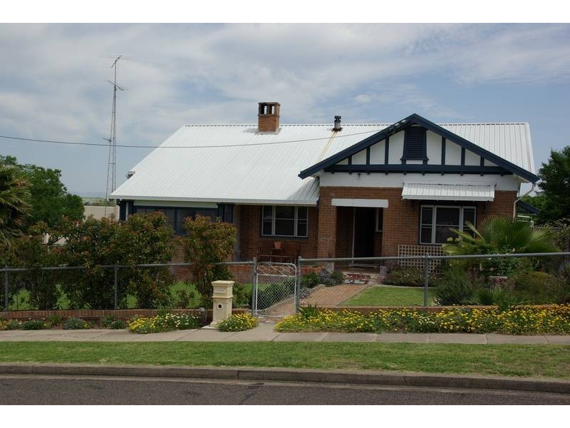 2 Thomas Street, Quirindi NSW 2343
