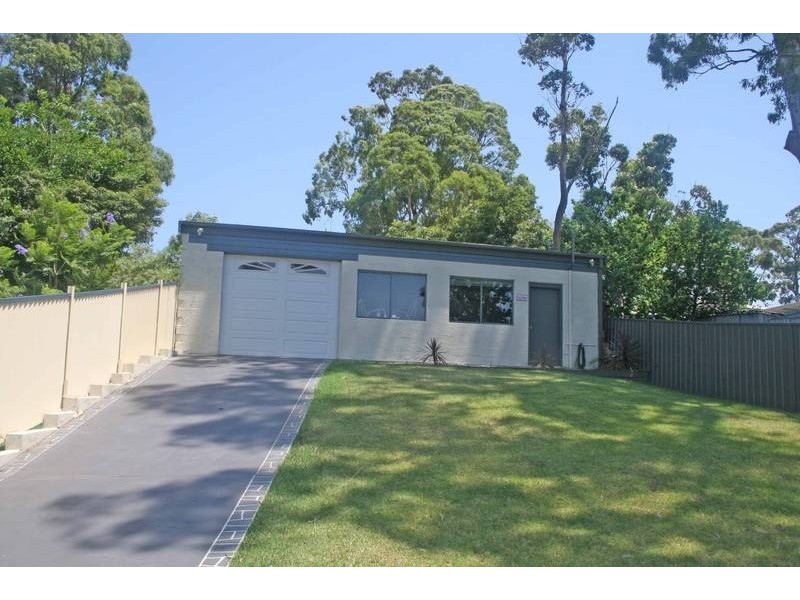 4 Buckland Street, Mollymook NSW 2539