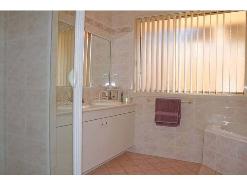 44 Golden Wattle Drive, Ulladulla NSW 2539