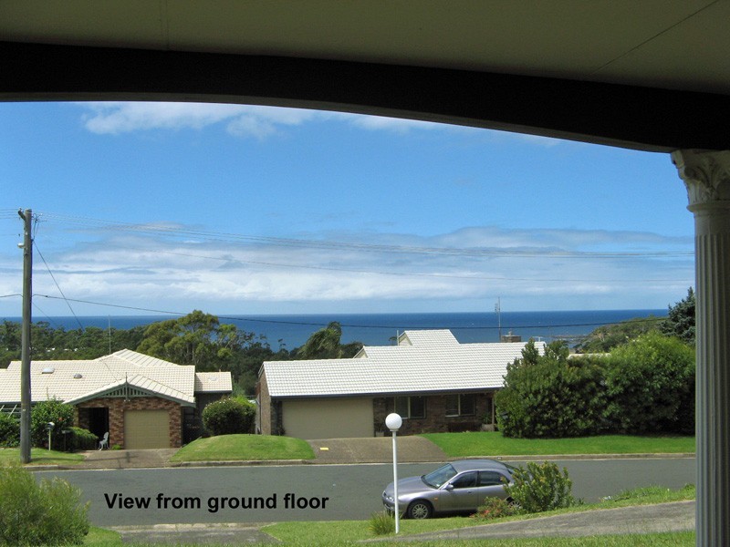 27 Pengana Crescent, Mollymook NSW 2539