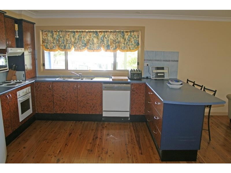 20 Berringer Crescent, Berringer Lake NSW 2539