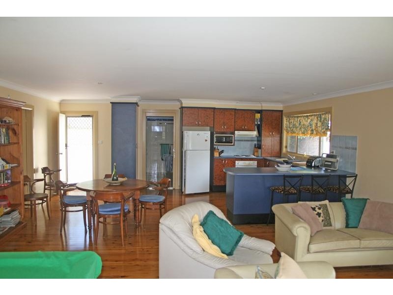 20 Berringer Crescent, Berringer Lake NSW 2539
