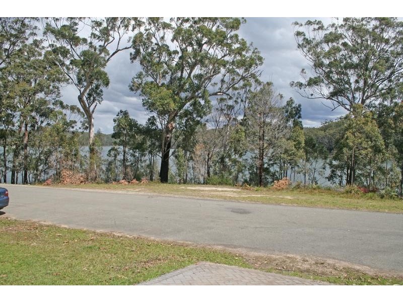 20 Berringer Crescent, Berringer Lake NSW 2539